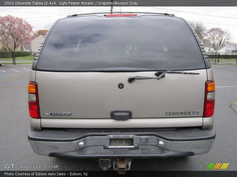 Light Pewter Metallic / Graphite/Medium Gray 2001 Chevrolet Tahoe LS 4x4