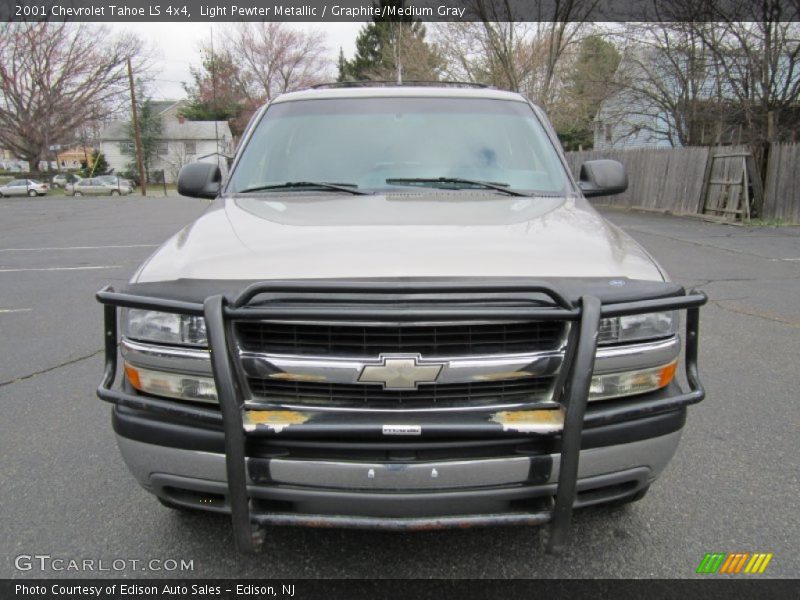 Light Pewter Metallic / Graphite/Medium Gray 2001 Chevrolet Tahoe LS 4x4
