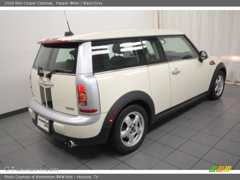 Pepper White / Black/Grey 2009 Mini Cooper Clubman