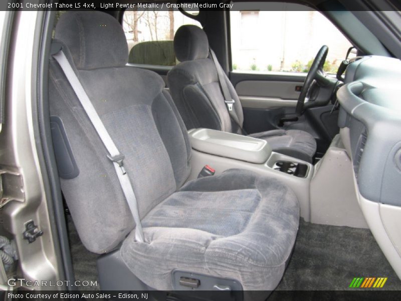 Light Pewter Metallic / Graphite/Medium Gray 2001 Chevrolet Tahoe LS 4x4