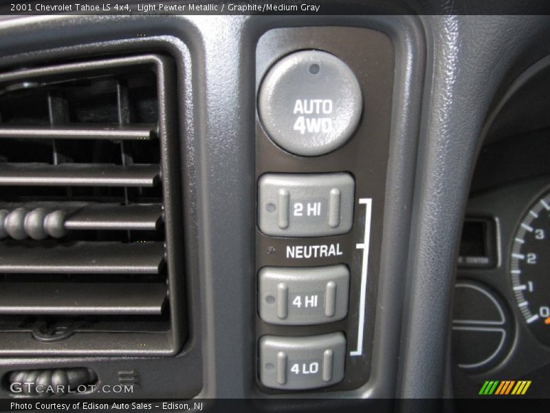 Light Pewter Metallic / Graphite/Medium Gray 2001 Chevrolet Tahoe LS 4x4