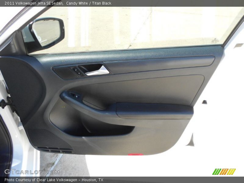 Candy White / Titan Black 2011 Volkswagen Jetta SE Sedan