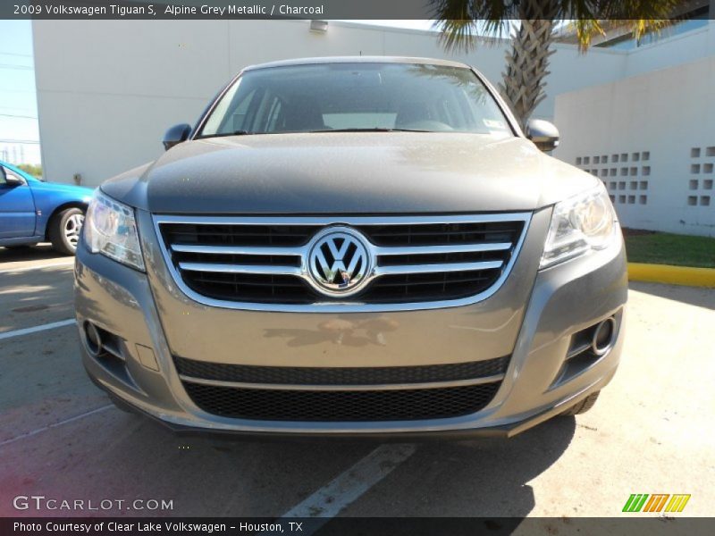 Alpine Grey Metallic / Charcoal 2009 Volkswagen Tiguan S