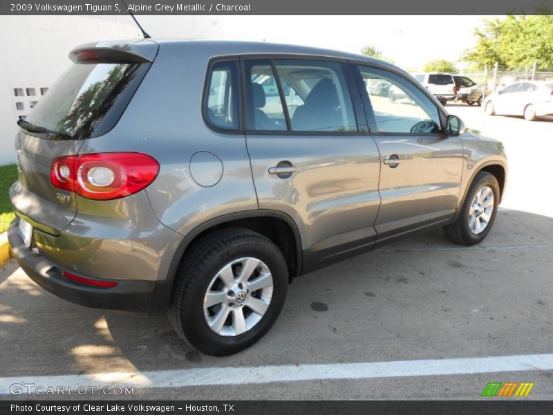 Alpine Grey Metallic / Charcoal 2009 Volkswagen Tiguan S