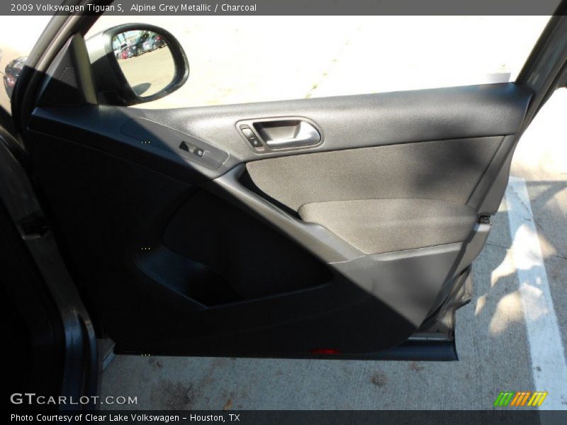 Alpine Grey Metallic / Charcoal 2009 Volkswagen Tiguan S