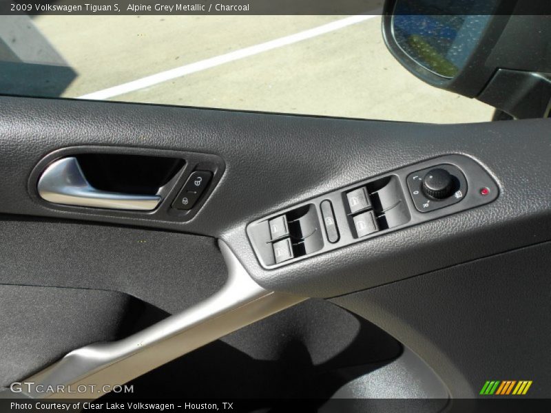 Alpine Grey Metallic / Charcoal 2009 Volkswagen Tiguan S