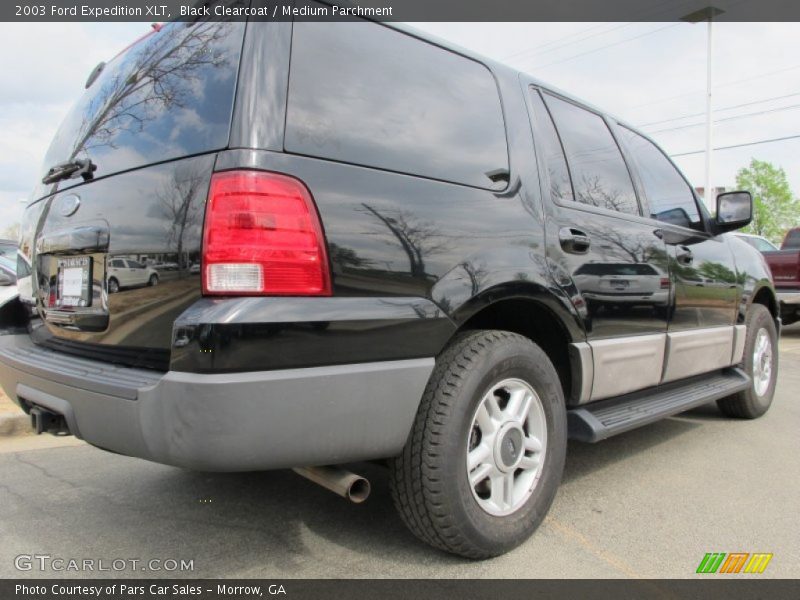 Black Clearcoat / Medium Parchment 2003 Ford Expedition XLT