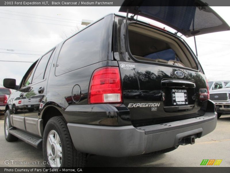 Black Clearcoat / Medium Parchment 2003 Ford Expedition XLT