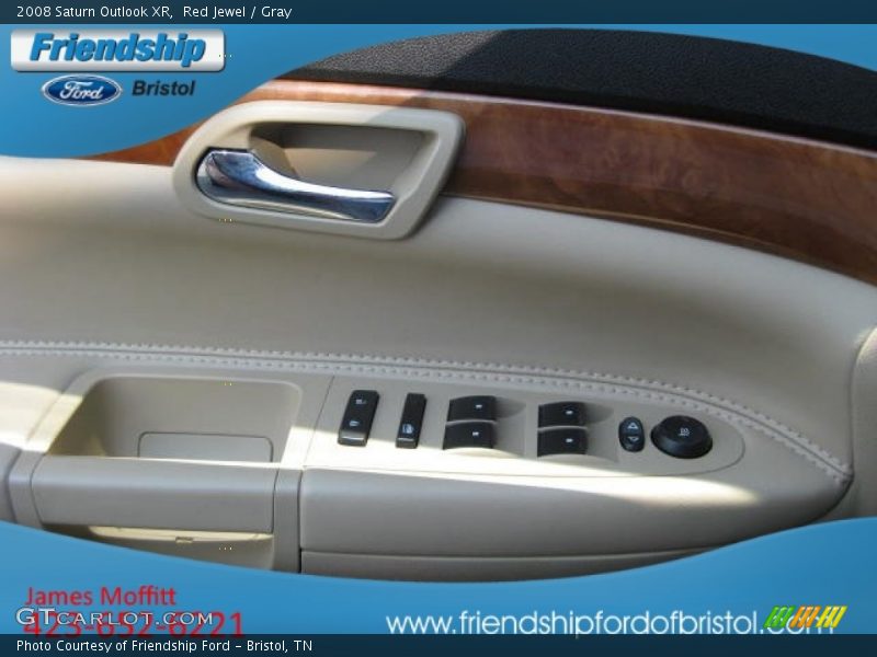 Red Jewel / Gray 2008 Saturn Outlook XR