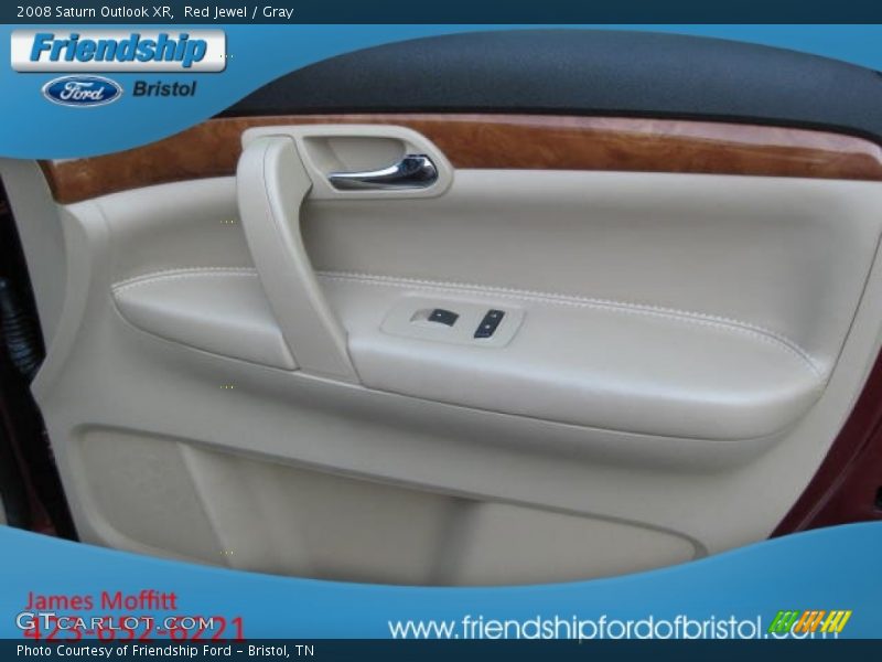 Red Jewel / Gray 2008 Saturn Outlook XR