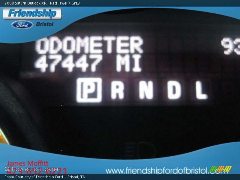 Red Jewel / Gray 2008 Saturn Outlook XR