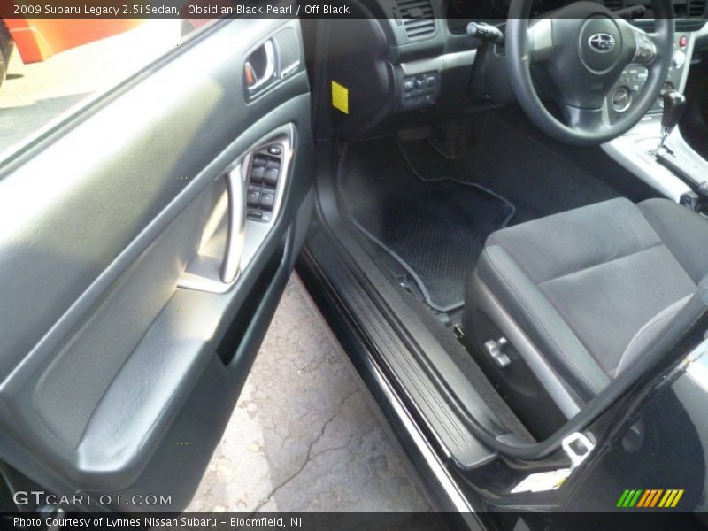 Obsidian Black Pearl / Off Black 2009 Subaru Legacy 2.5i Sedan