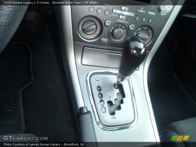 Obsidian Black Pearl / Off Black 2009 Subaru Legacy 2.5i Sedan