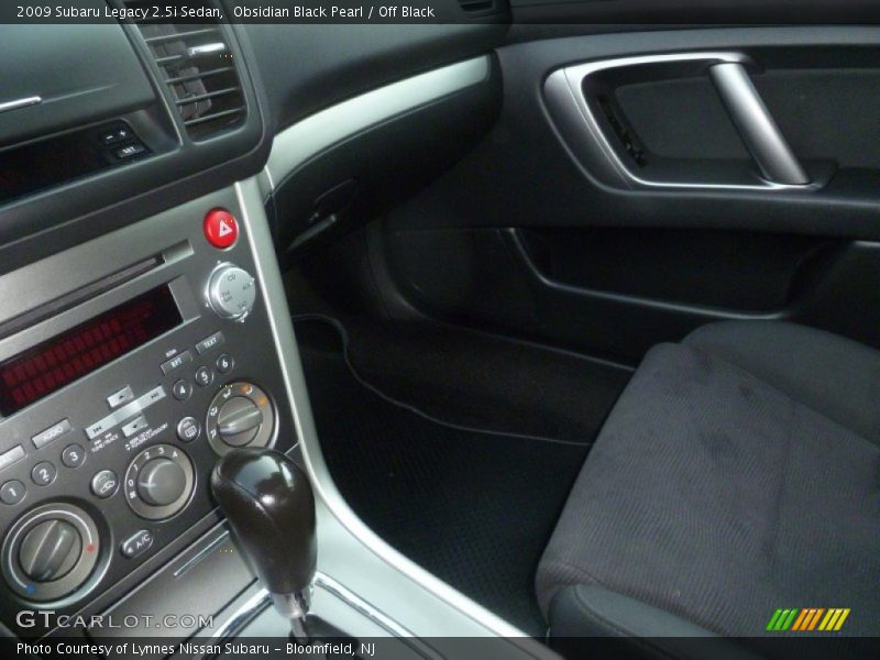 Obsidian Black Pearl / Off Black 2009 Subaru Legacy 2.5i Sedan