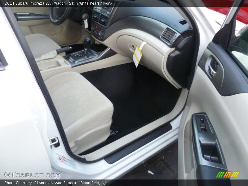 Satin White Pearl / Ivory 2011 Subaru Impreza 2.5i Wagon