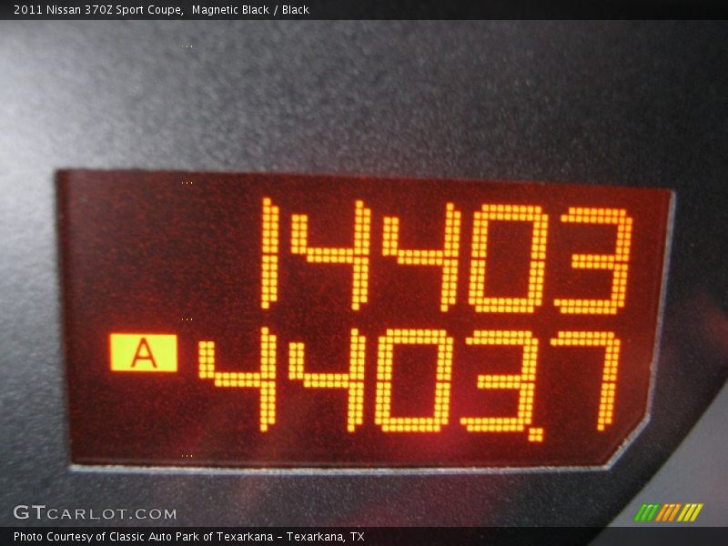 Magnetic Black / Black 2011 Nissan 370Z Sport Coupe