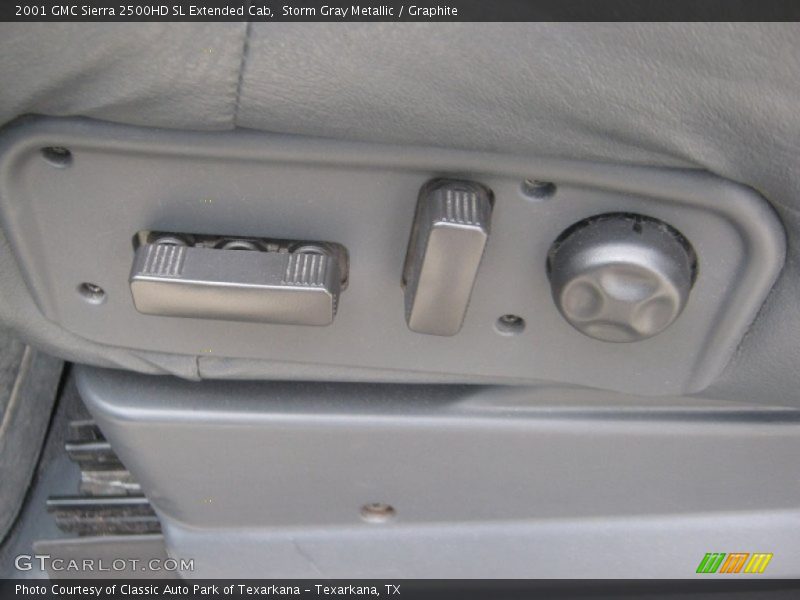 Front Seat of 2001 Sierra 2500HD SL Extended Cab