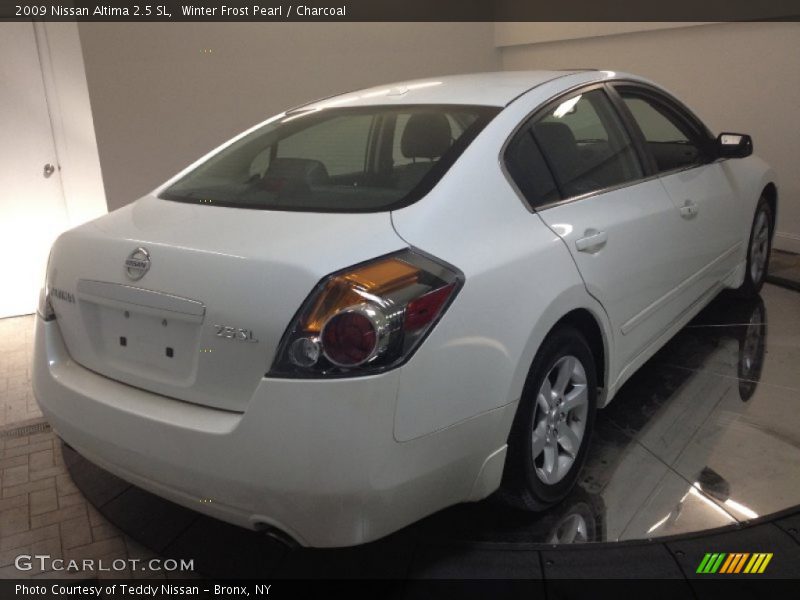 Winter Frost Pearl / Charcoal 2009 Nissan Altima 2.5 SL