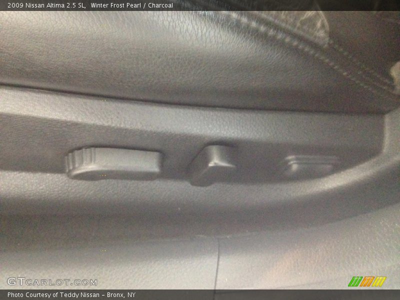 Winter Frost Pearl / Charcoal 2009 Nissan Altima 2.5 SL