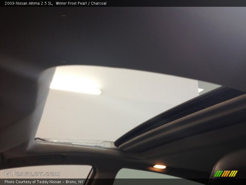 Winter Frost Pearl / Charcoal 2009 Nissan Altima 2.5 SL