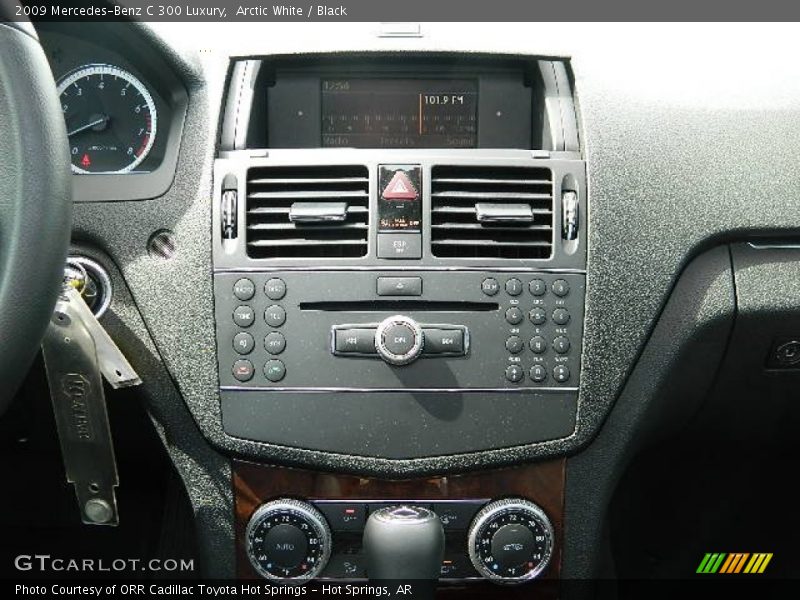 Arctic White / Black 2009 Mercedes-Benz C 300 Luxury