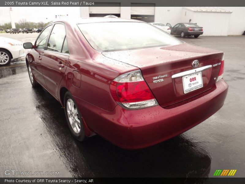 Salsa Red Pearl / Taupe 2005 Toyota Camry XLE