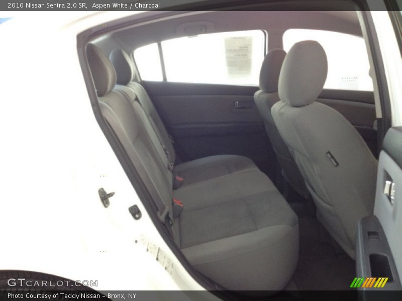 Aspen White / Charcoal 2010 Nissan Sentra 2.0 SR