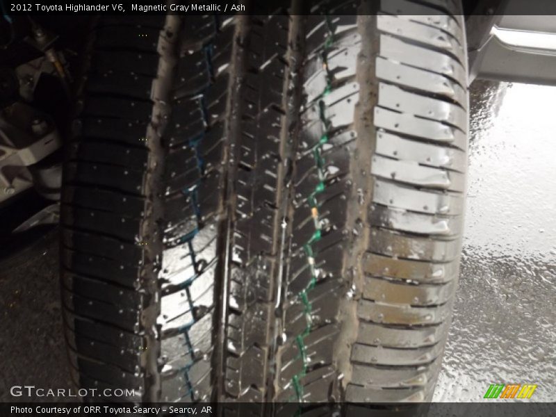 Magnetic Gray Metallic / Ash 2012 Toyota Highlander V6