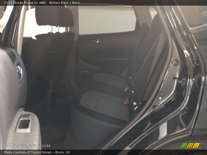 Wicked Black / Black 2011 Nissan Rogue SV AWD