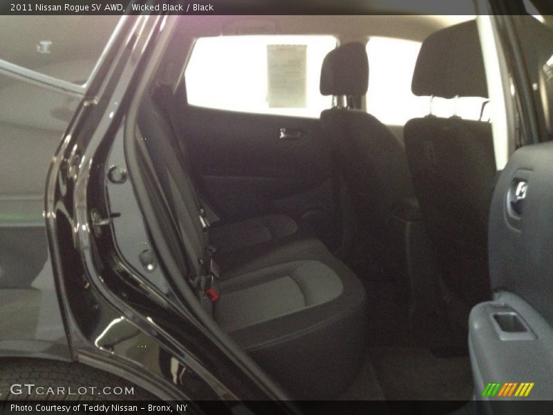 Wicked Black / Black 2011 Nissan Rogue SV AWD