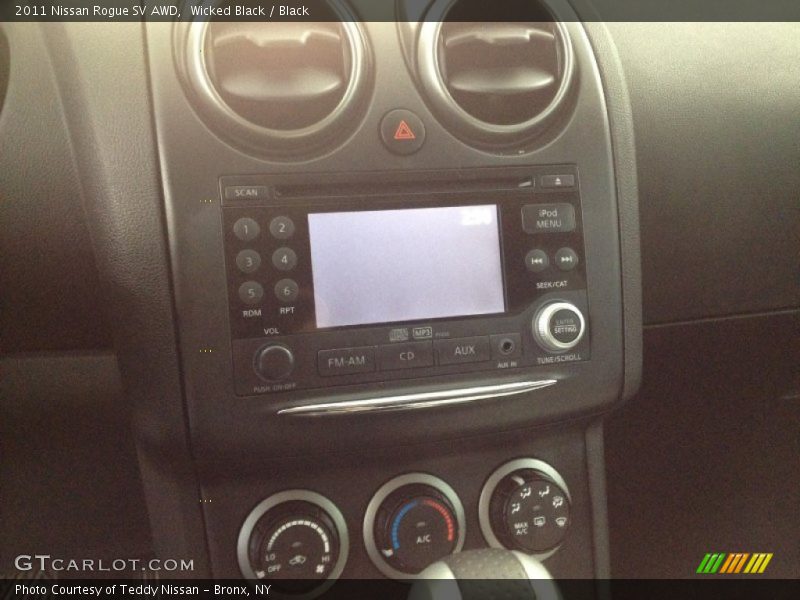 Wicked Black / Black 2011 Nissan Rogue SV AWD