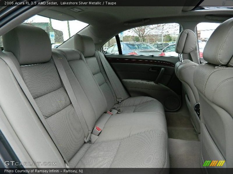 Rear Seat of 2006 RL 3.5 AWD Sedan