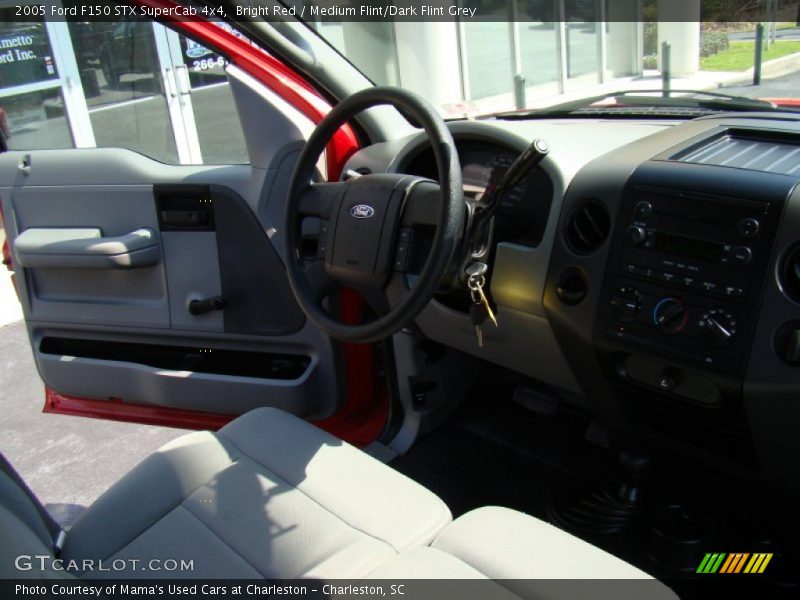 Bright Red / Medium Flint/Dark Flint Grey 2005 Ford F150 STX SuperCab 4x4