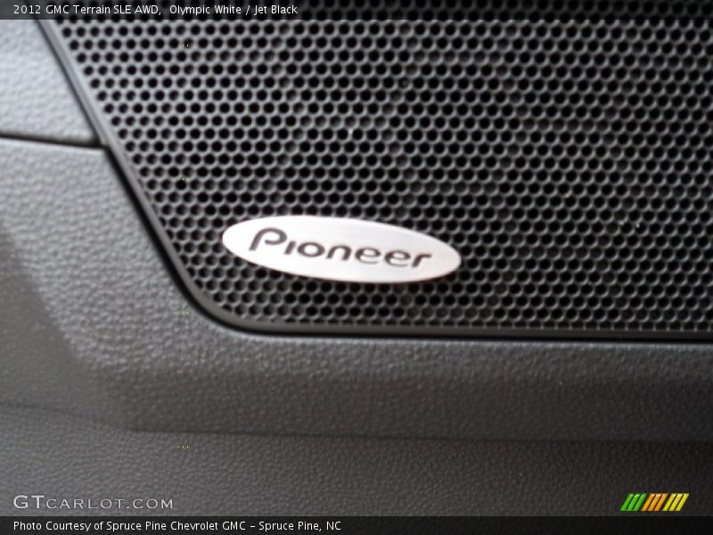Olympic White / Jet Black 2012 GMC Terrain SLE AWD
