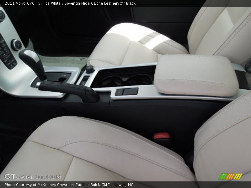 Ice White / Soverign Hide Calcite Leather/Off Black 2011 Volvo C70 T5