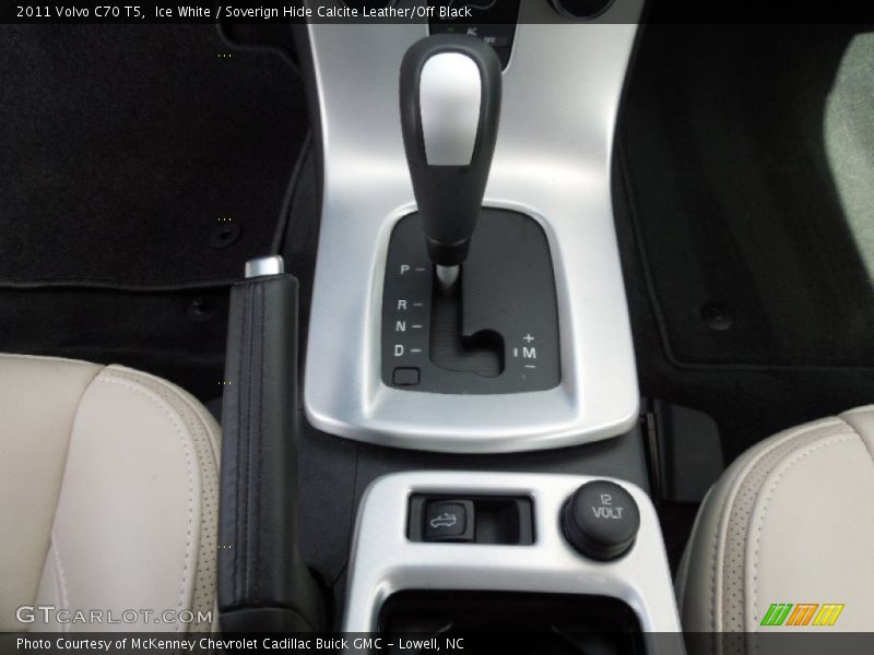 Ice White / Soverign Hide Calcite Leather/Off Black 2011 Volvo C70 T5