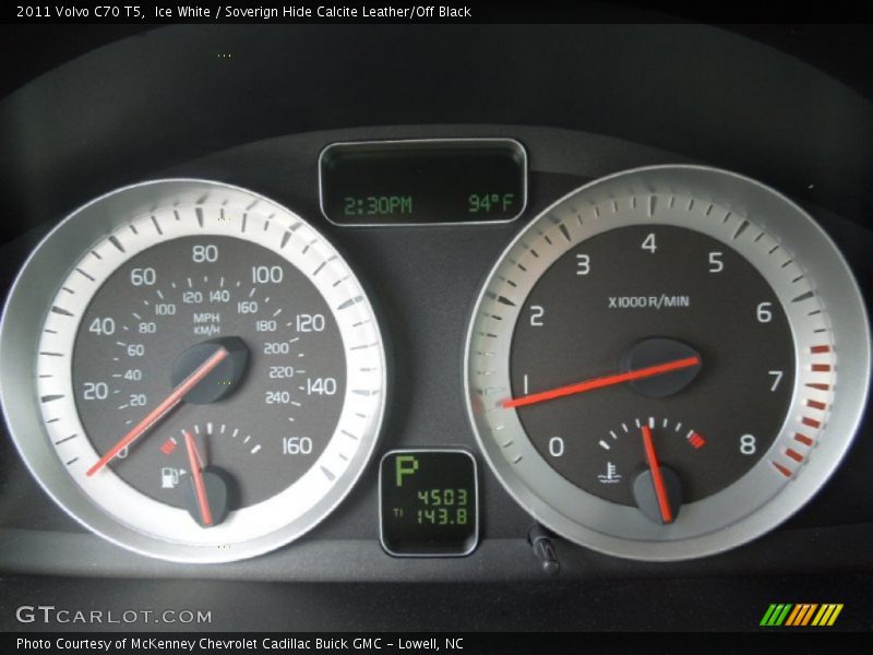 Ice White / Soverign Hide Calcite Leather/Off Black 2011 Volvo C70 T5