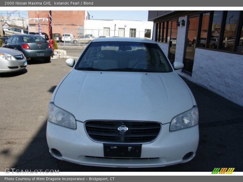 Icelandic Pearl / Blond 2000 Nissan Maxima GXE