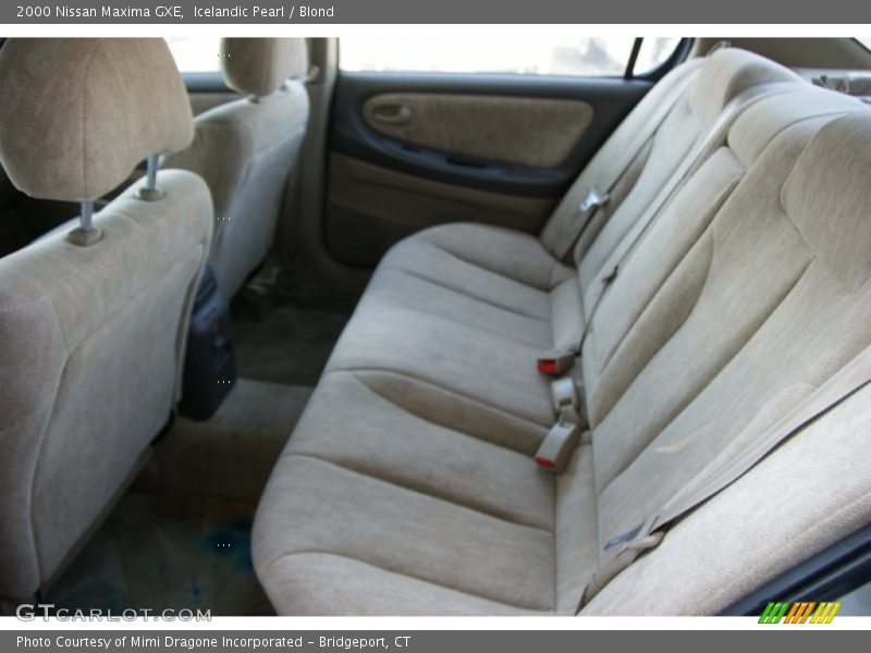 Icelandic Pearl / Blond 2000 Nissan Maxima GXE