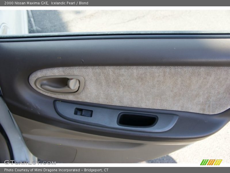 Icelandic Pearl / Blond 2000 Nissan Maxima GXE