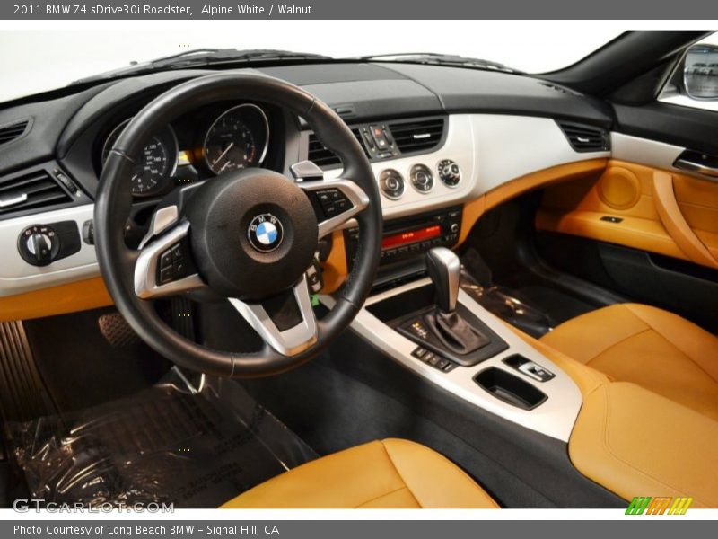 Walnut Interior - 2011 Z4 sDrive30i Roadster 