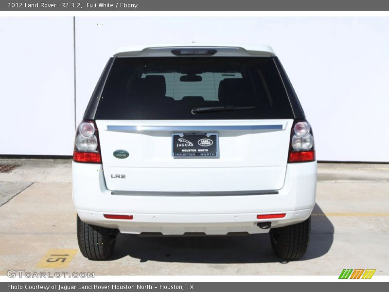Fuji White / Ebony 2012 Land Rover LR2 3.2