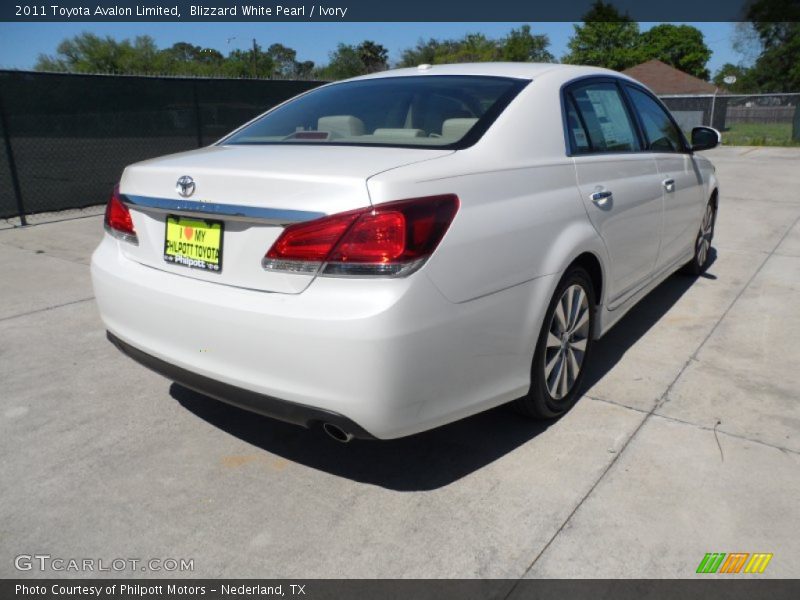 Blizzard White Pearl / Ivory 2011 Toyota Avalon Limited