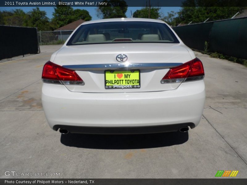 Blizzard White Pearl / Ivory 2011 Toyota Avalon Limited
