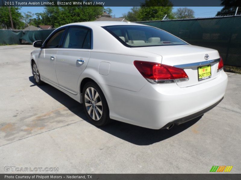 Blizzard White Pearl / Ivory 2011 Toyota Avalon Limited