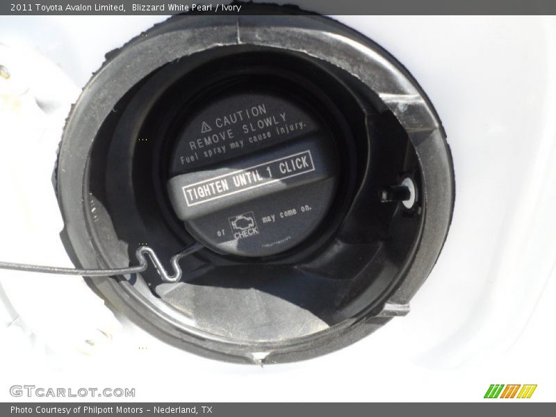Blizzard White Pearl / Ivory 2011 Toyota Avalon Limited