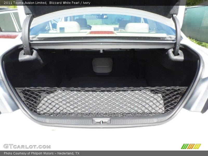 Blizzard White Pearl / Ivory 2011 Toyota Avalon Limited