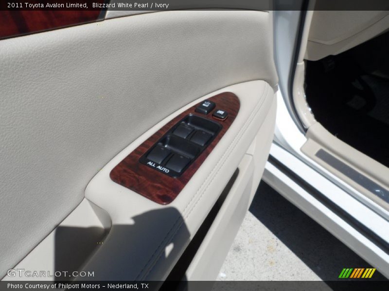 Blizzard White Pearl / Ivory 2011 Toyota Avalon Limited
