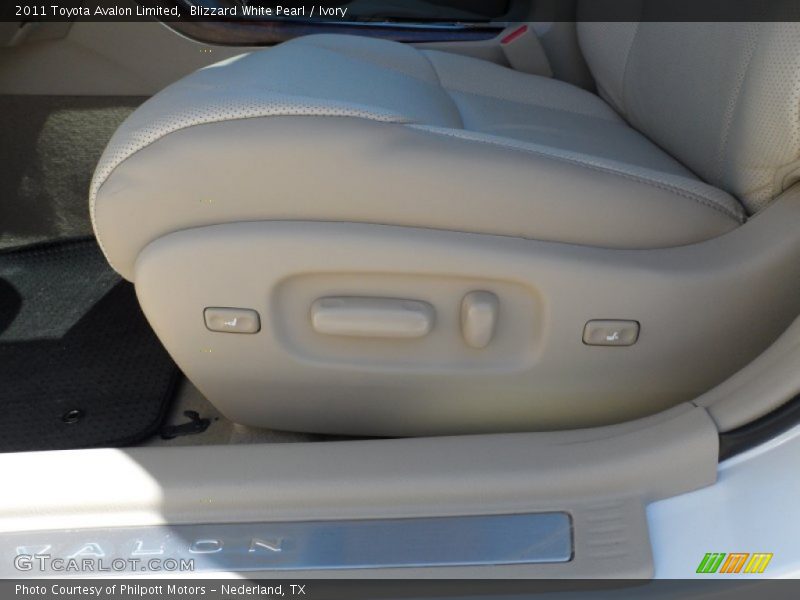 Blizzard White Pearl / Ivory 2011 Toyota Avalon Limited
