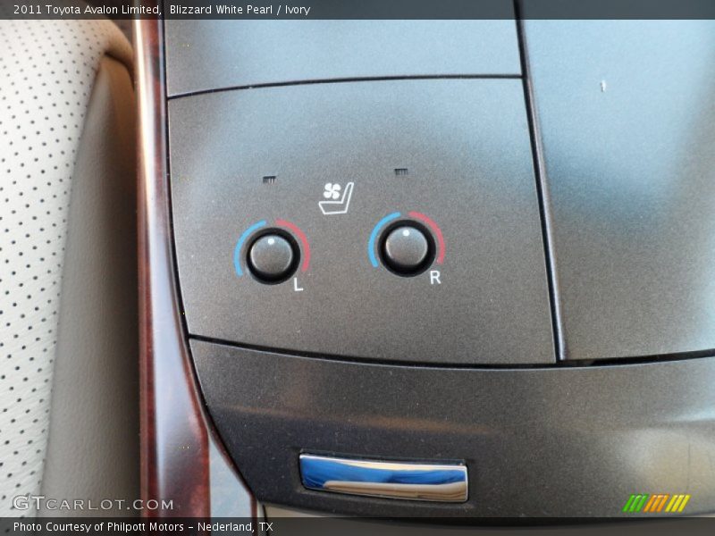 Blizzard White Pearl / Ivory 2011 Toyota Avalon Limited